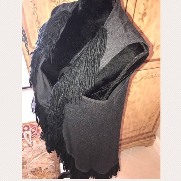 Cable & Gauge fringed VEST; LARGE (charcoal grey color with black fringe) - Picture 6 of 11